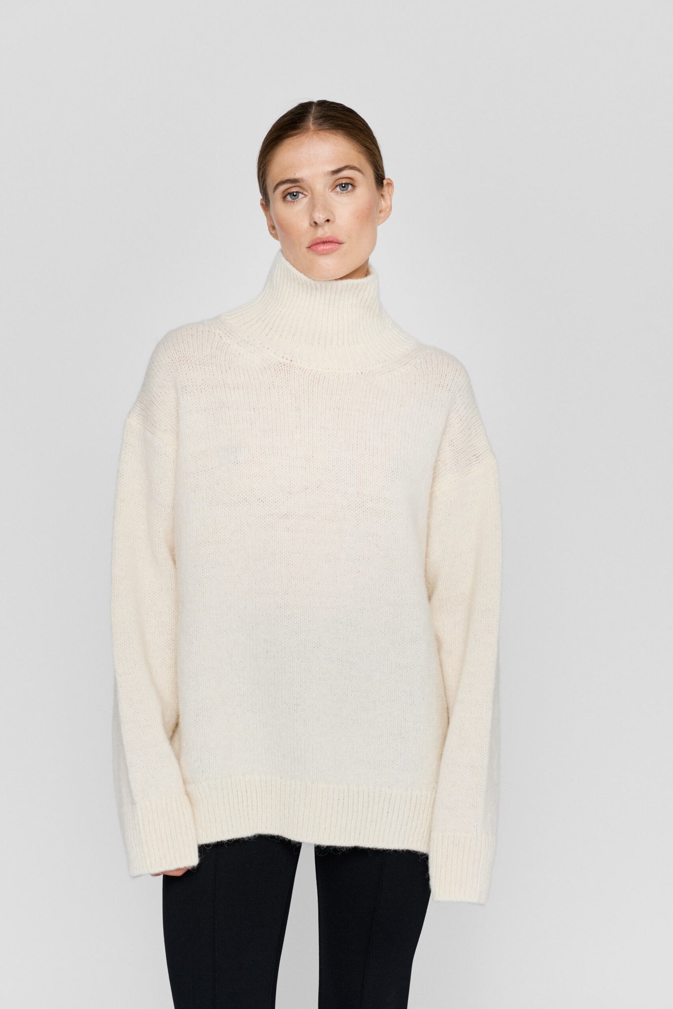 Oma Knitted Turtleneck - Ivory