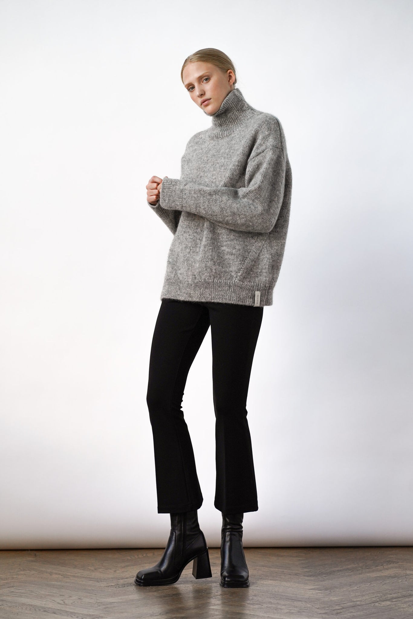 Oma Knitted Turtleneck - Grey