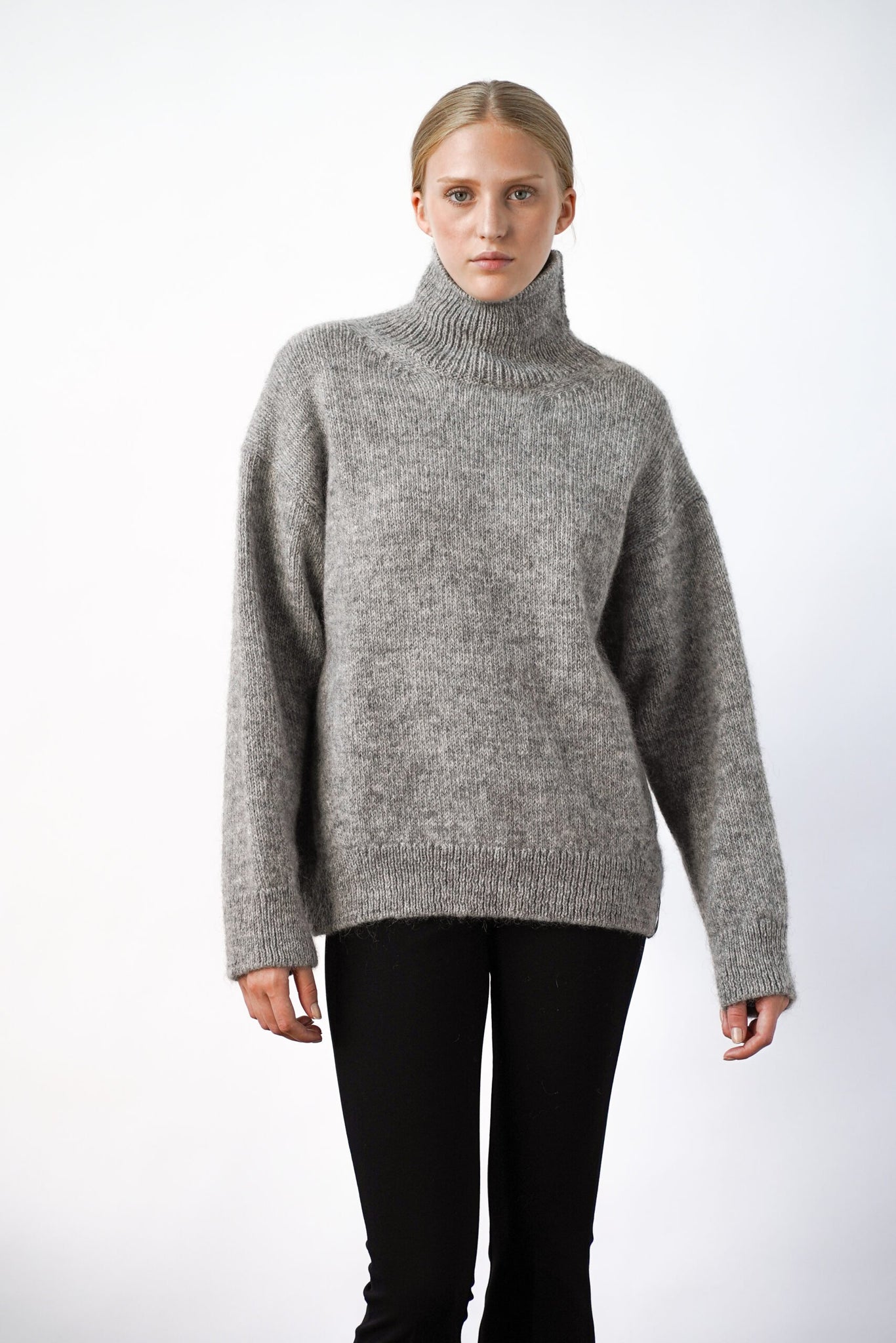 Oma Knitted Turtleneck - Grey