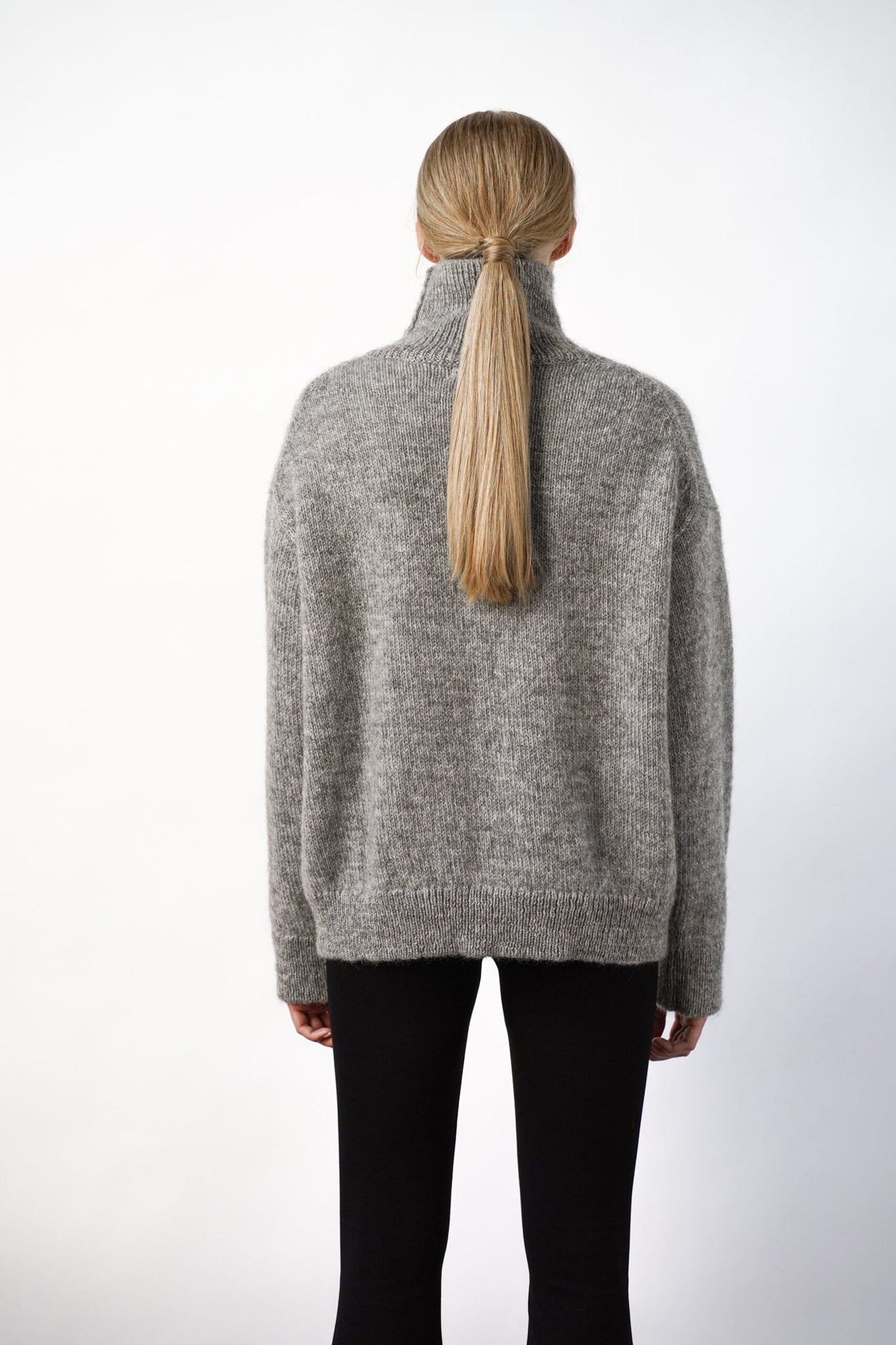 Oma Knitted Turtleneck - Grey