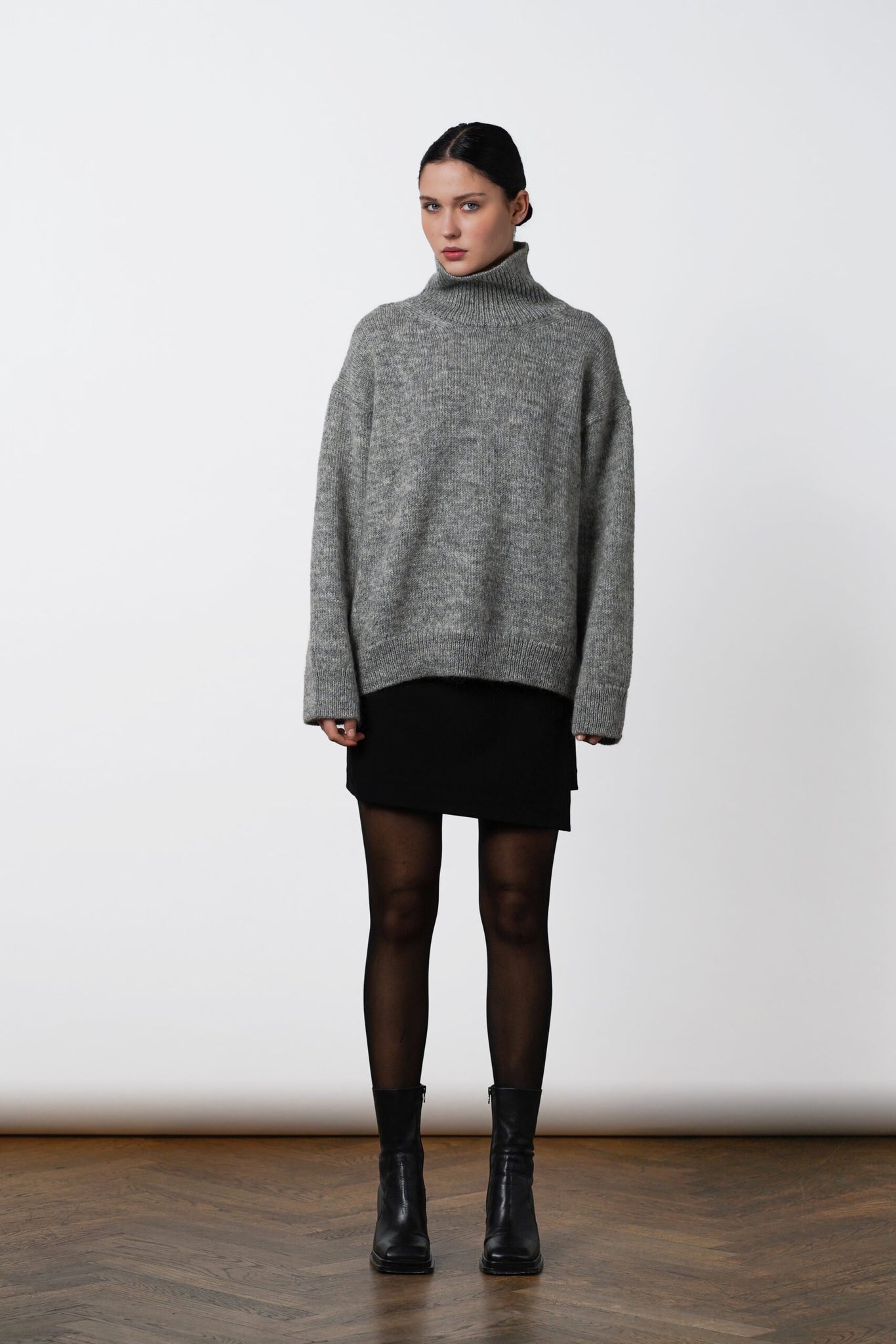 Oma Knitted Turtleneck - Grey