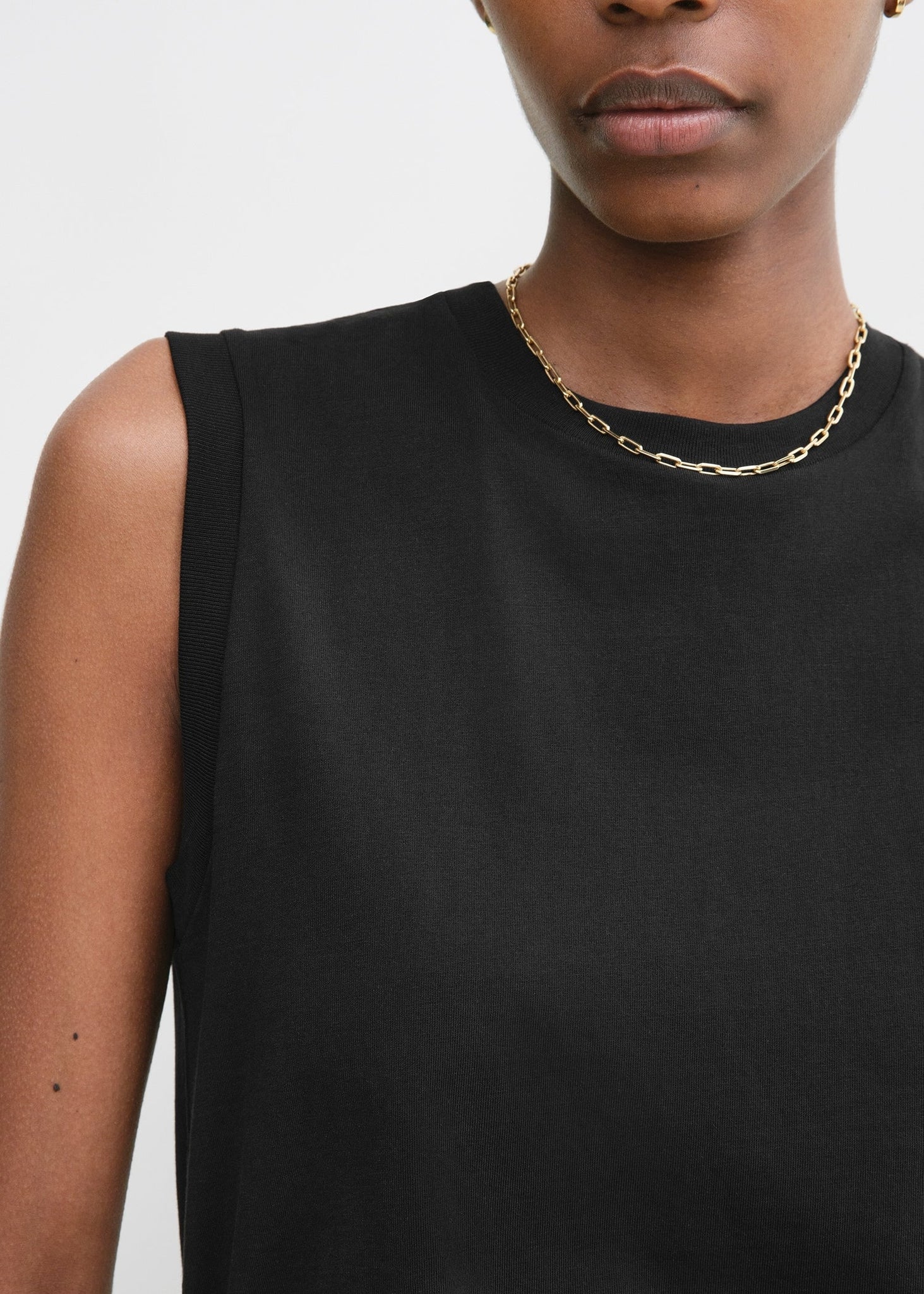 Relaxed Sleeveless Tee (Black)